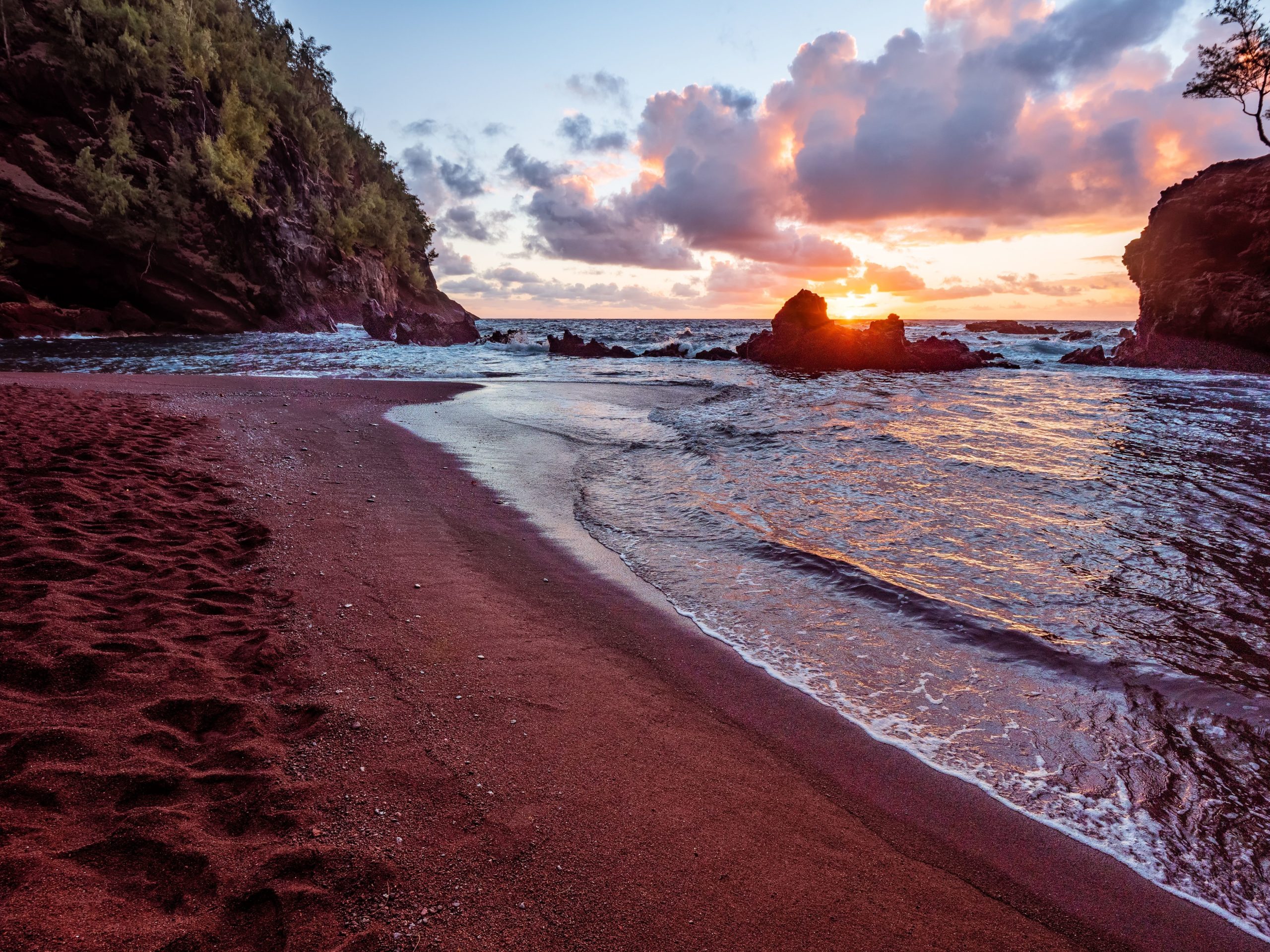 Såvel Mus Refinement Red Sand Beach on Maui: Kaihalulu Bay