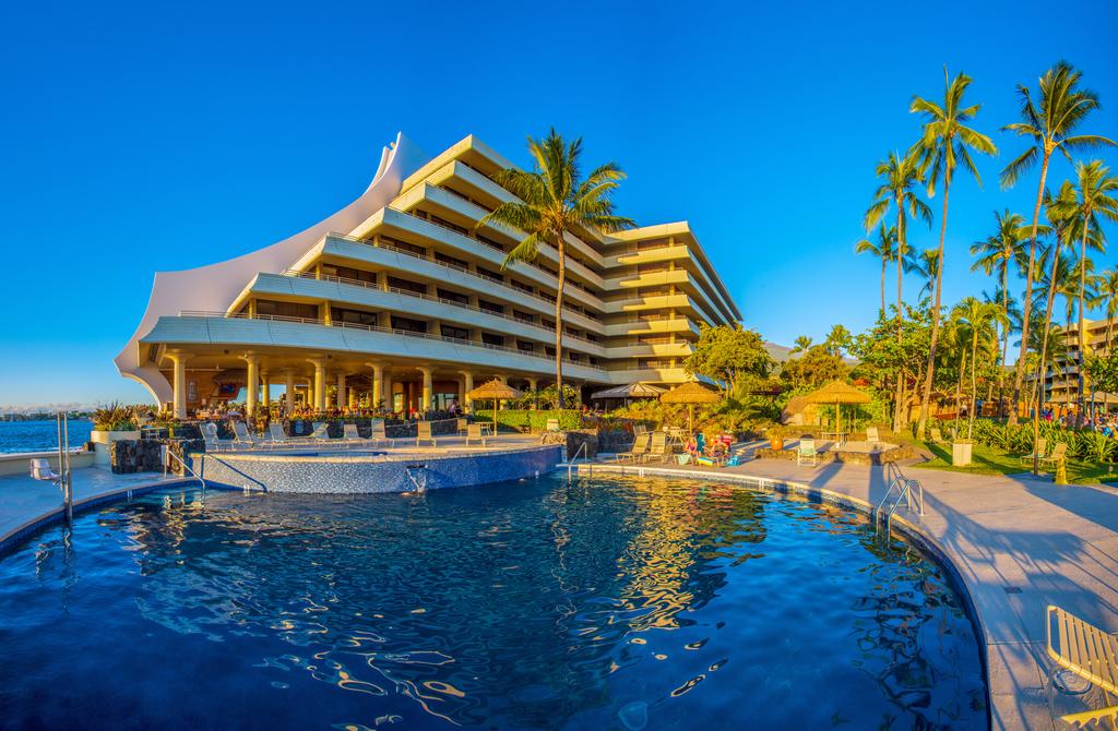 Royal Kona Resort Hotel Test Big Island Hawaii a large pool of water